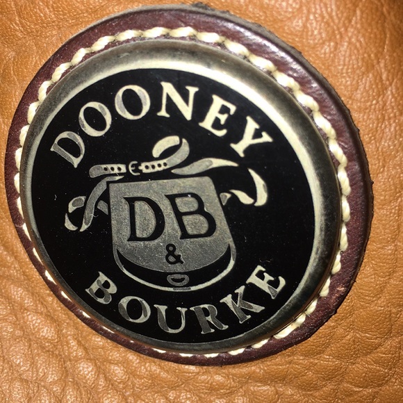 Dooney & Bourke handbag. - Picture 5 of 6